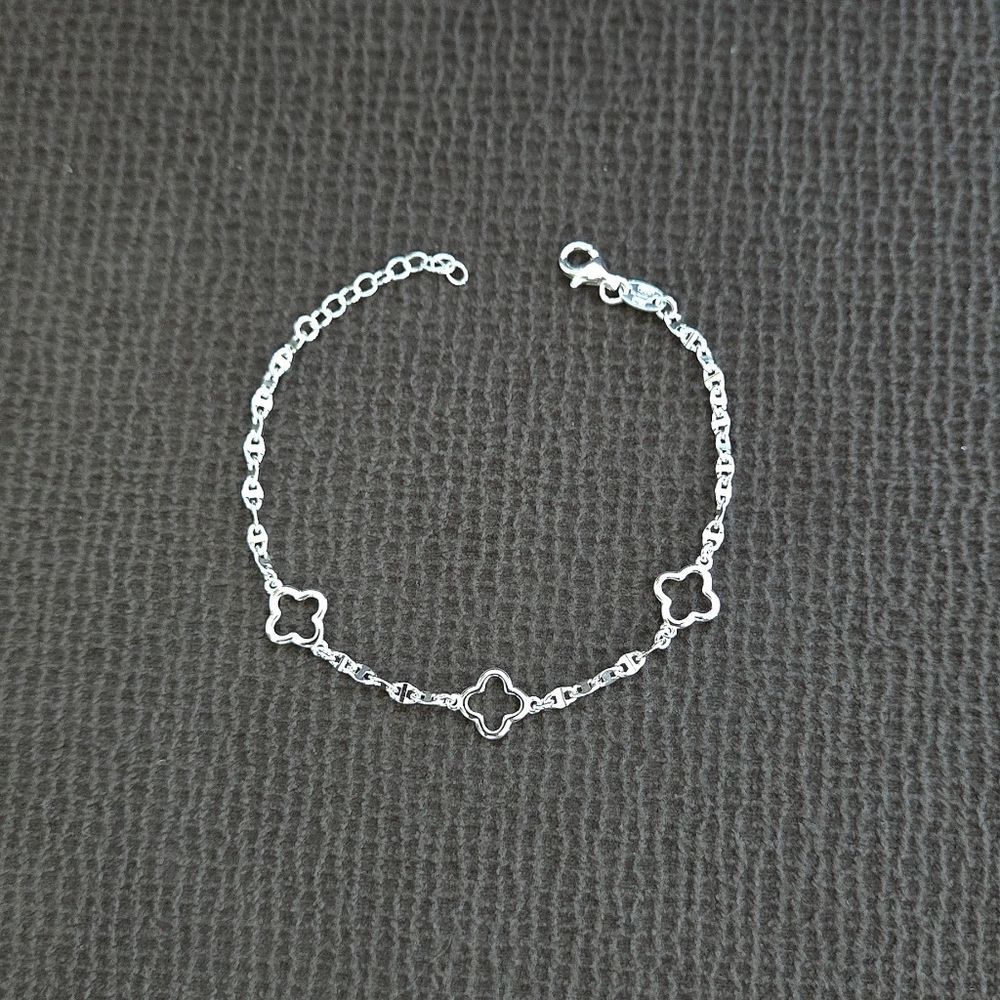 Mia Fiore Stationary Silver🤍 Open Clovers🍀 Bracelet - NWT